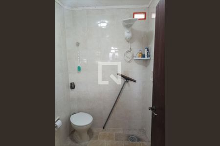 Casa à venda com 108m², 2 quartos e 2 vagasBanheiro quarto suíte