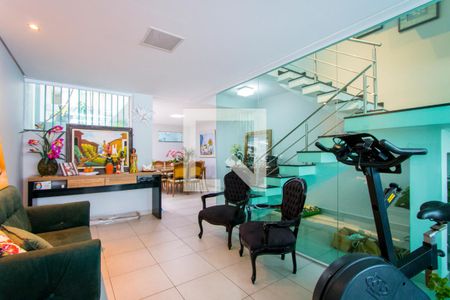 Casa à venda com 200m², 3 quartos e 4 vagas Casa à venda com 200m², 3 quartos e 4 vagasHall de entrada