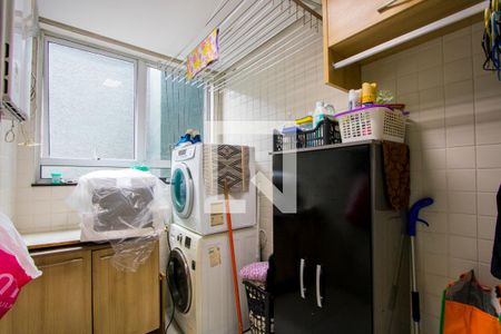 Casa à venda com 200m², 3 quartos e 4 vagas Casa à venda com 200m², 3 quartos e 4 vagasÁrea de serviço