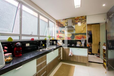 Casa à venda com 200m², 3 quartos e 4 vagas Casa à venda com 200m², 3 quartos e 4 vagasCozinha