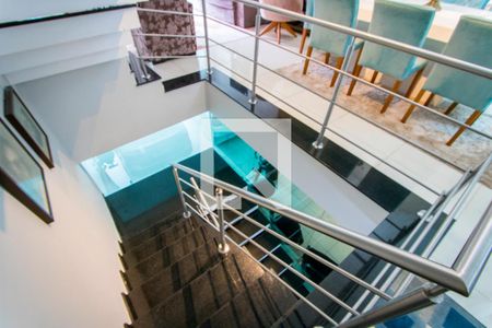 Casa à venda com 200m², 3 quartos e 4 vagas Casa à venda com 200m², 3 quartos e 4 vagasEscadas