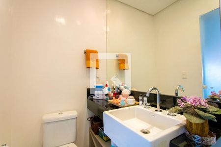 Casa à venda com 200m², 3 quartos e 4 vagas Casa à venda com 200m², 3 quartos e 4 vagasBanheiro do quarto 2