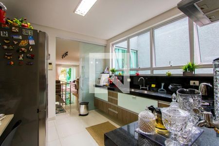 Casa à venda com 200m², 3 quartos e 4 vagas Casa à venda com 200m², 3 quartos e 4 vagasCozinha