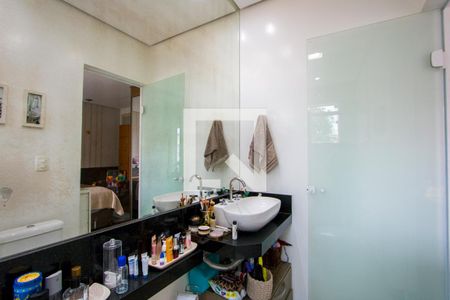 Casa à venda com 200m², 3 quartos e 4 vagas Casa à venda com 200m², 3 quartos e 4 vagasBanheiro do quarto 1