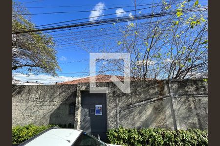 Casa à venda com 240m², 4 quartos e 5 vagas Casa à venda com 240m², 4 quartos e 5 vagasFachada