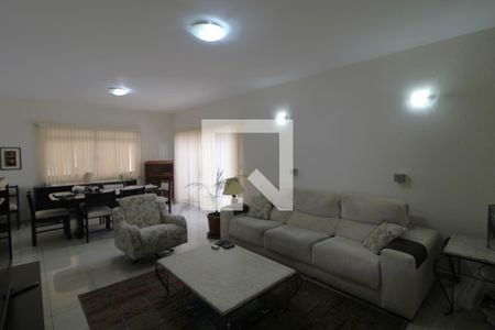 Sala de casa para alugar com 3 quartos, 220m² em Jardim Campo Grande, São Paulo