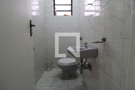 Lavabo de casa para alugar com 3 quartos, 220m² em Jardim Campo Grande, São Paulo