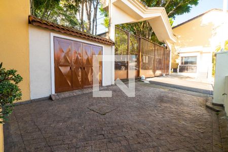 Casa de condomínio à venda com 174m², 3 quartos e 4 vagas Casa de condomínio à venda com 174m², 3 quartos e 4 vagasVista
