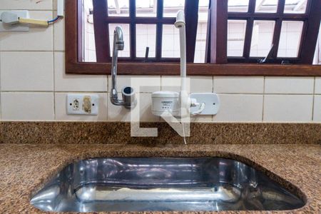 Casa de condomínio à venda com 174m², 3 quartos e 4 vagas Casa de condomínio à venda com 174m², 3 quartos e 4 vagasCozinha