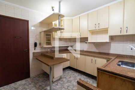 Casa de condomínio à venda com 174m², 3 quartos e 4 vagas Casa de condomínio à venda com 174m², 3 quartos e 4 vagasCozinha