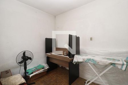 Casa à venda com 270m², 5 quartos e 4 vagasQuarto de Serviço