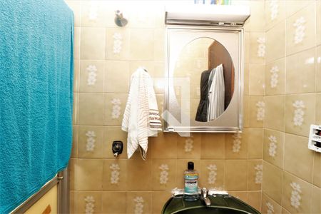 Casa à venda com 270m², 5 quartos e 4 vagasBanheiro 2