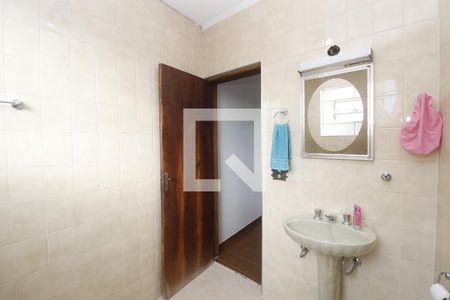 Casa à venda com 270m², 5 quartos e 4 vagasBanheiro da Suíte