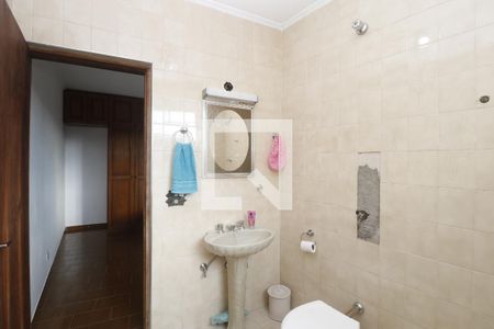 Casa à venda com 270m², 5 quartos e 4 vagasBanheiro da Suíte