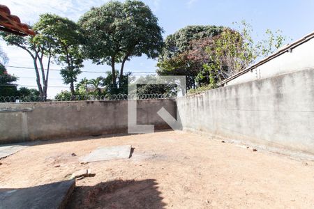 Casa à venda com 140m², 3 quartos e 5 vagas Casa à venda com 140m², 3 quartos e 5 vagasQuintal