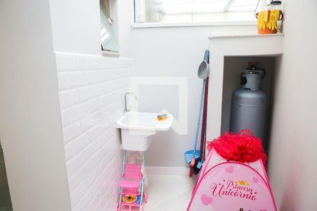 Casa à venda com 120m², 2 quartos e 2 vagasArea de Serviço 