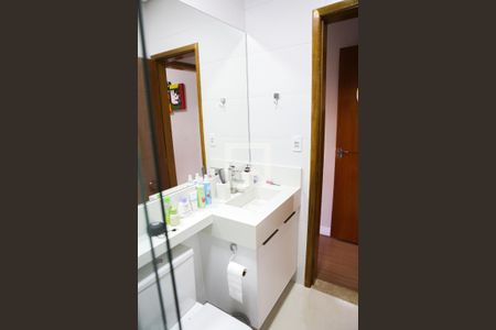 Casa à venda com 120m², 2 quartos e 2 vagasBanheiro da Suíte 2