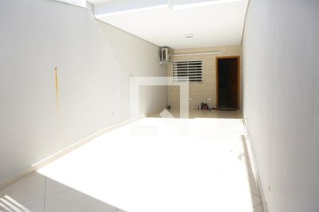 Casa à venda com 120m², 2 quartos e 2 vagasGaragem