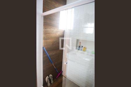 Casa à venda com 120m², 2 quartos e 2 vagasBanheiro Suite 1