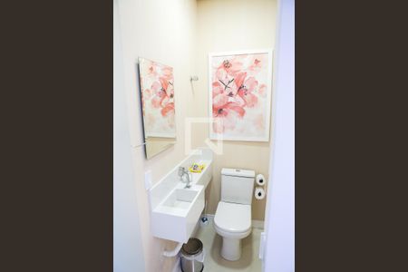 Casa à venda com 120m², 2 quartos e 2 vagasLavabo