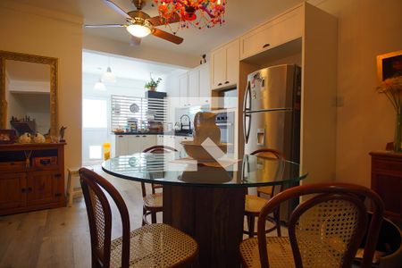 Apartamento à venda com 140m², 2 quartos e 2 vagasCozinha 