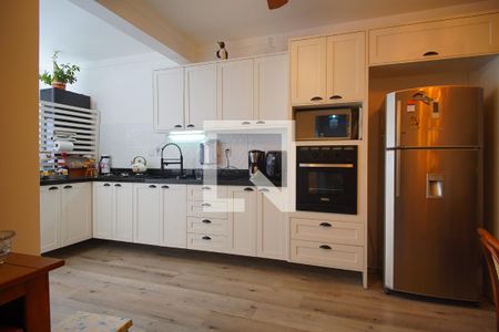 Apartamento à venda com 140m², 2 quartos e 2 vagasCozinha 