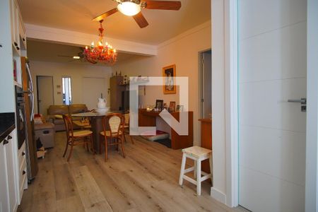 Apartamento à venda com 140m², 2 quartos e 2 vagasCozinha 