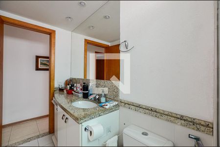 Apartamento à venda com 154m², 3 quartos e 1 vaga Apartamento à venda com 154m², 3 quartos e 1 vagaBanheiro Social