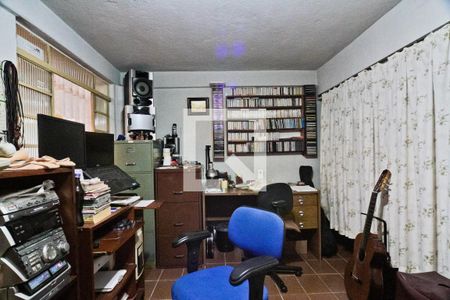 Casa à venda com 340m², 5 quartos e 1 vagaSalão - Quarto 1