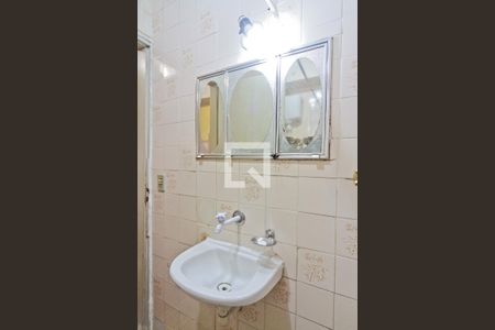 Casa à venda com 340m², 5 quartos e 1 vagaSalão - Banheiro