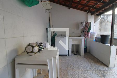 Casa à venda com 240m², 3 quartos e 1 vagaLavanderia