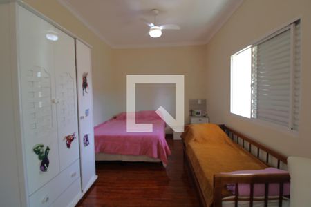 Casa à venda com 240m², 3 quartos e 1 vagaSuíte