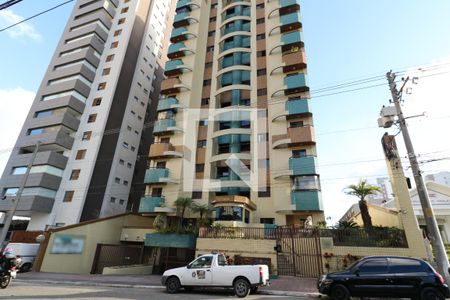 Apartamento à venda com 98m², 3 quartos e 2 vagasFachada