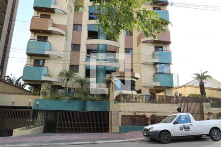 Apartamento à venda com 98m², 3 quartos e 2 vagasFachada