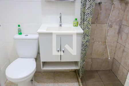 Banheiro de casa para alugar com 1 quarto, 30m² em Todos Os Santos, Rio de Janeiro