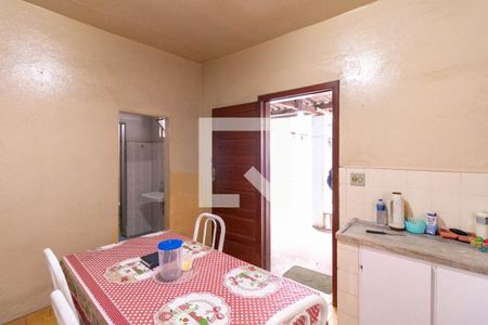 Casa à venda com 250m², 3 quartos e 1 vaga Casa à venda com 250m², 3 quartos e 1 vagaCozinha