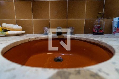 Casa à venda com 340m², 5 quartos e 4 vagasBanheiro Social Detalhe