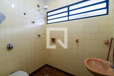 Casa à venda com 340m², 5 quartos e 4 vagasBanheiro de serviço