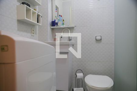 Banheiro de kitnet/studio para alugar com 1 quarto, 30m² em Ponta da Praia, Santos
