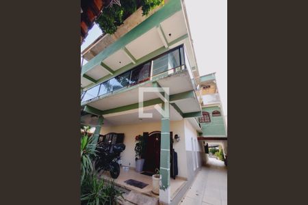 Casa à venda com 1235m², 5 quartos e 5 vagas Casa à venda com 1235m², 5 quartos e 5 vagasFachada