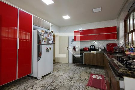 Casa à venda com 1235m², 5 quartos e 5 vagas Casa à venda com 1235m², 5 quartos e 5 vagasCozinha - Armários