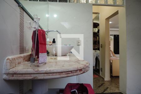 Casa à venda com 1235m², 5 quartos e 5 vagasBanheiro da Suíte 2