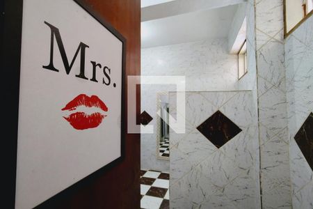 Casa à venda com 1235m², 5 quartos e 5 vagas Casa à venda com 1235m², 5 quartos e 5 vagasBanheiro Feminino