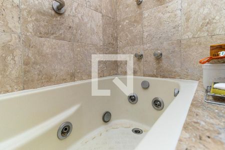 Apartamento à venda com 182m², 3 quartos e 2 vagasBanheiro da Suíte - Banheira