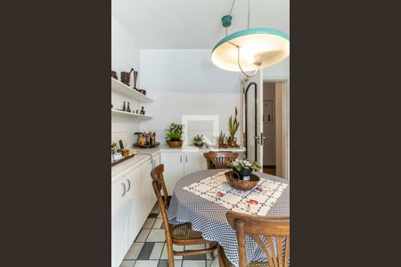 Apartamento à venda com 182m², 3 quartos e 2 vagasCozinha