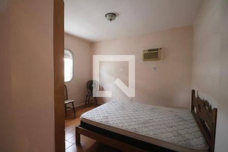 Quarto Suíte de apartamento para alugar com 2 quartos, 97m² em Jardim Tres Marias, Guarujá