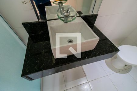 Casa à venda com 196m², 3 quartos e 4 vagas Casa à venda com 196m², 3 quartos e 4 vagasBanheiro da Suíte 2 - Pia