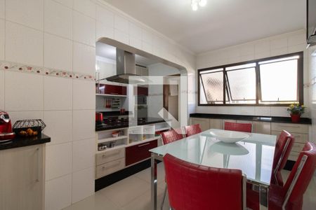 Apartamento à venda com 197m², 4 quartos e 2 vagasCopa