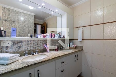 Apartamento à venda com 197m², 4 quartos e 2 vagasBanheiro da Suíte 1
