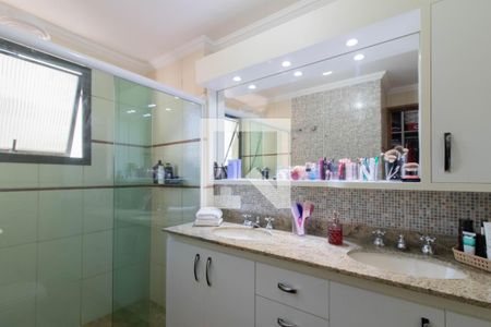 Apartamento à venda com 197m², 4 quartos e 2 vagasBanheiro da Suíte 1